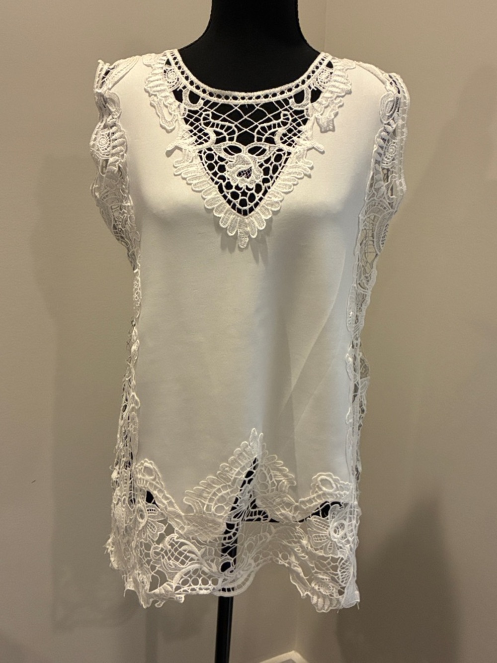 Endless Rose White Lace Tunic